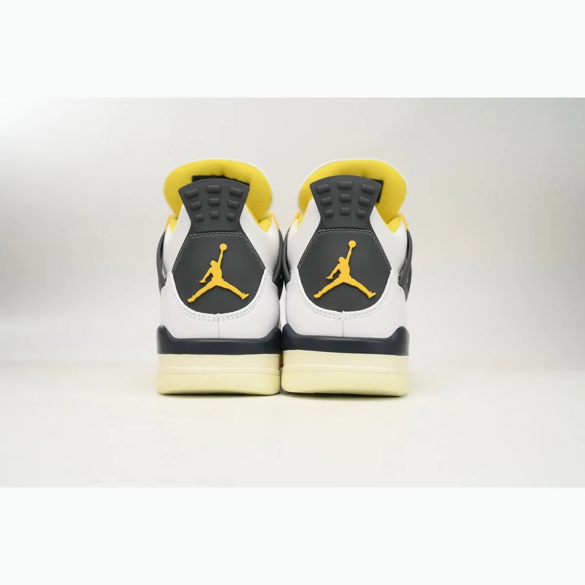 JORDAN 4 x VIVID SULFUR