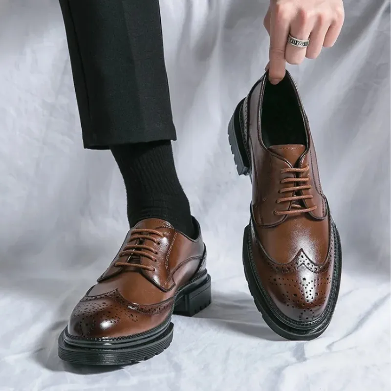 Men's Vintage Lace Up Oxford Shoes with Sturdy Sole | Perfect for Everyday Wear