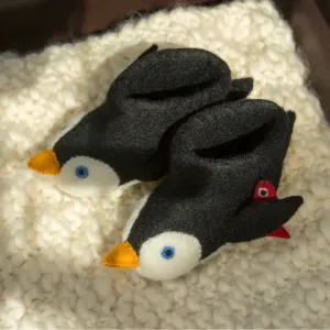 Pete Penguin Kids Felt Slippers