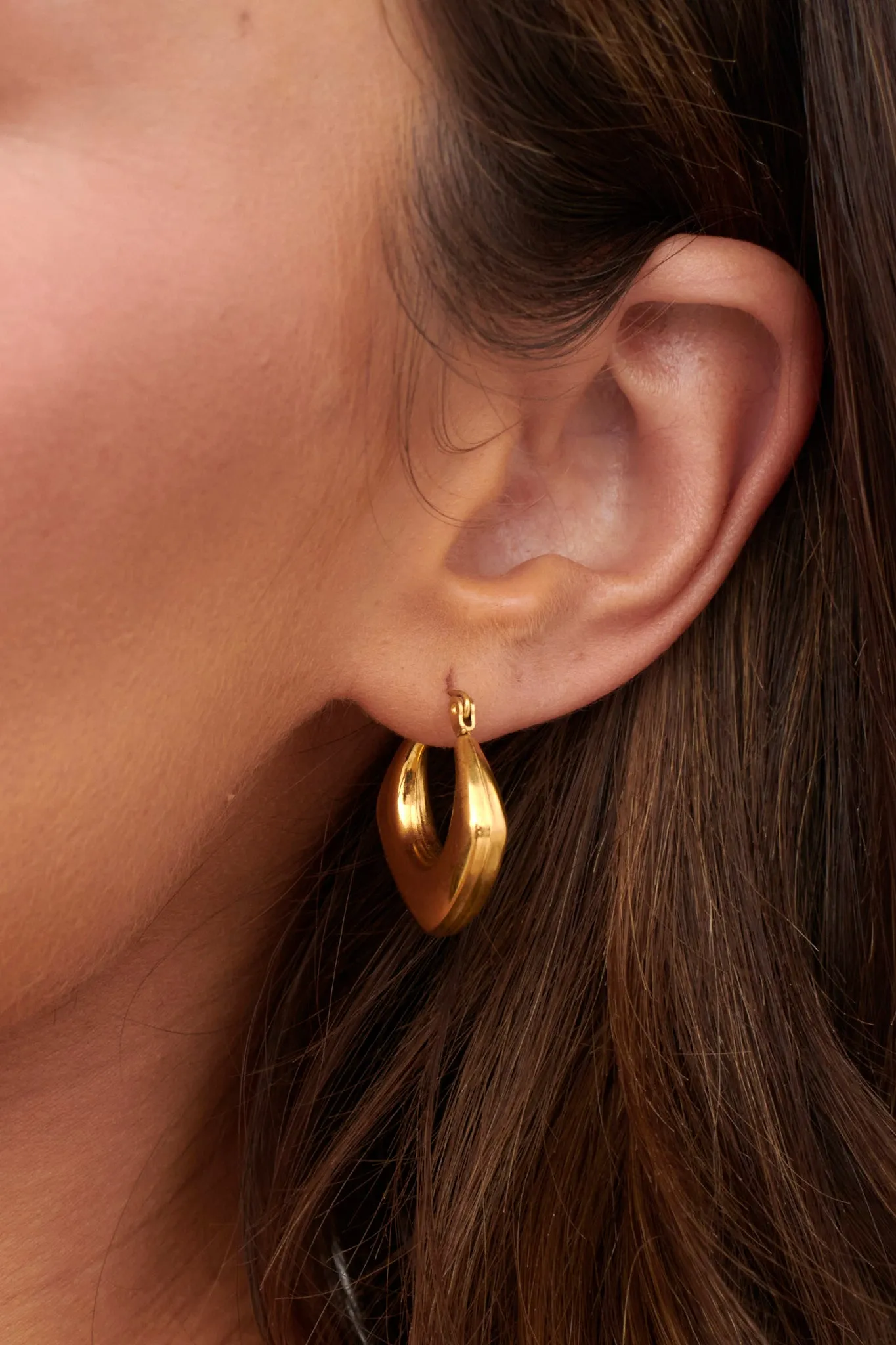 Tilly Geometric Huggie Earrings Gold